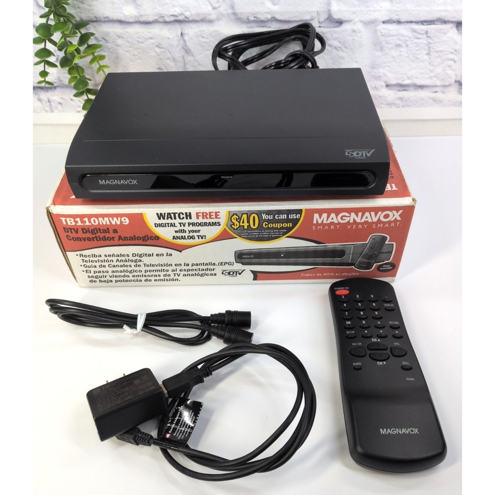VTG IN BOX🚨Magnavox DTV Digital to Analog Converter Tuner Box Remote Cords